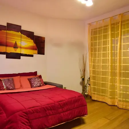 Pura Vida Apartment, Facing Garda דירה